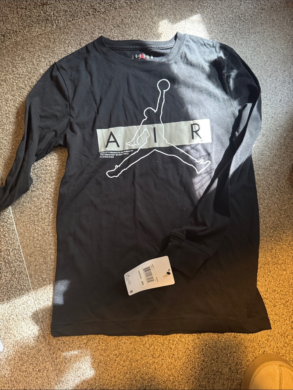 Boys large Jordan long sleeve tee